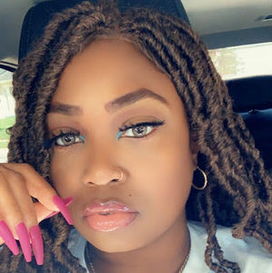 Meet your Posher, Crystal